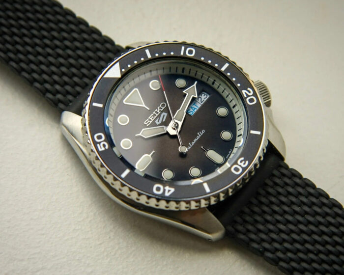 Seiko 5 Sports SKX Automatic Black Dial Black Silicone Strap Watch for Men - SRPD73K2 - Image 12